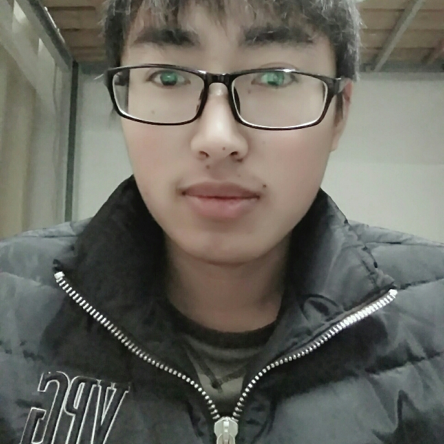 大山里的草的照片
