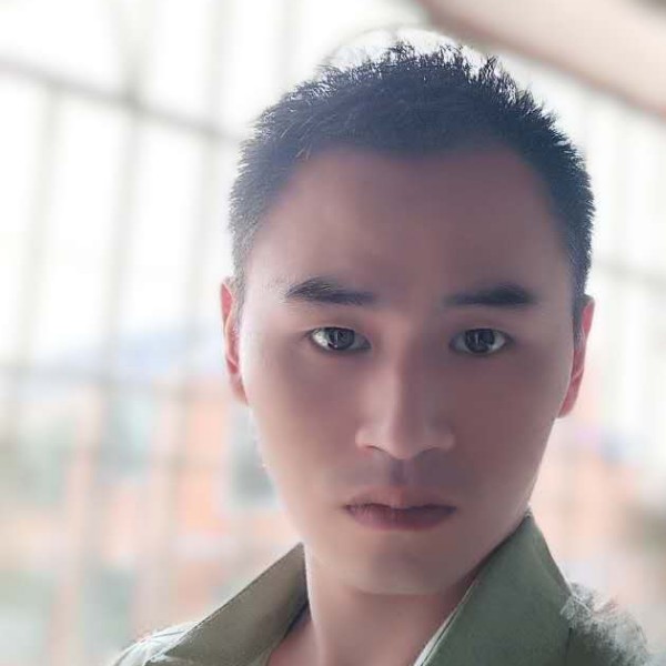 小天鹅踢聪明的照片