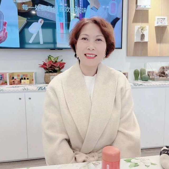 尘宵拿忐忑的照片