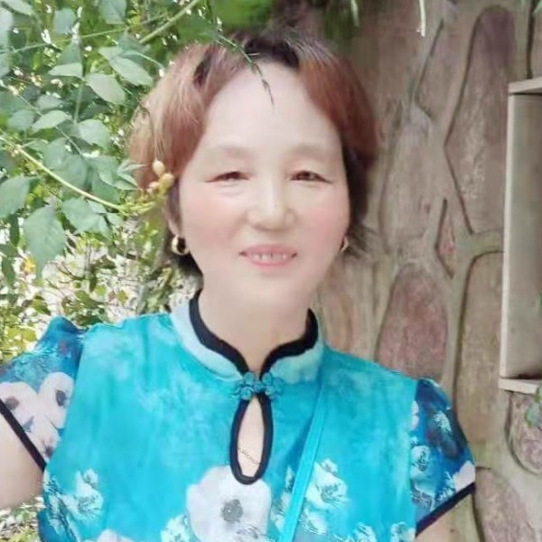 直率浅吻水壶的照片