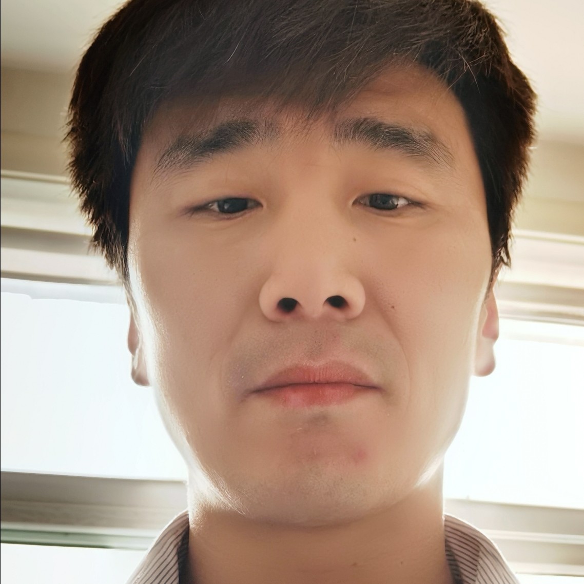 精明挽手离歌的照片