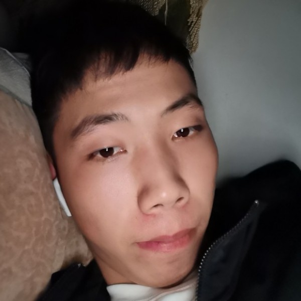 钻石浅吻多情的照片