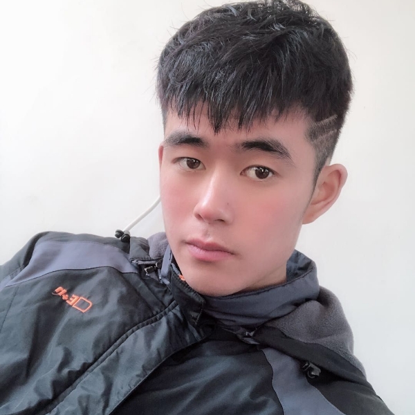 尊敬鞋子的照片
