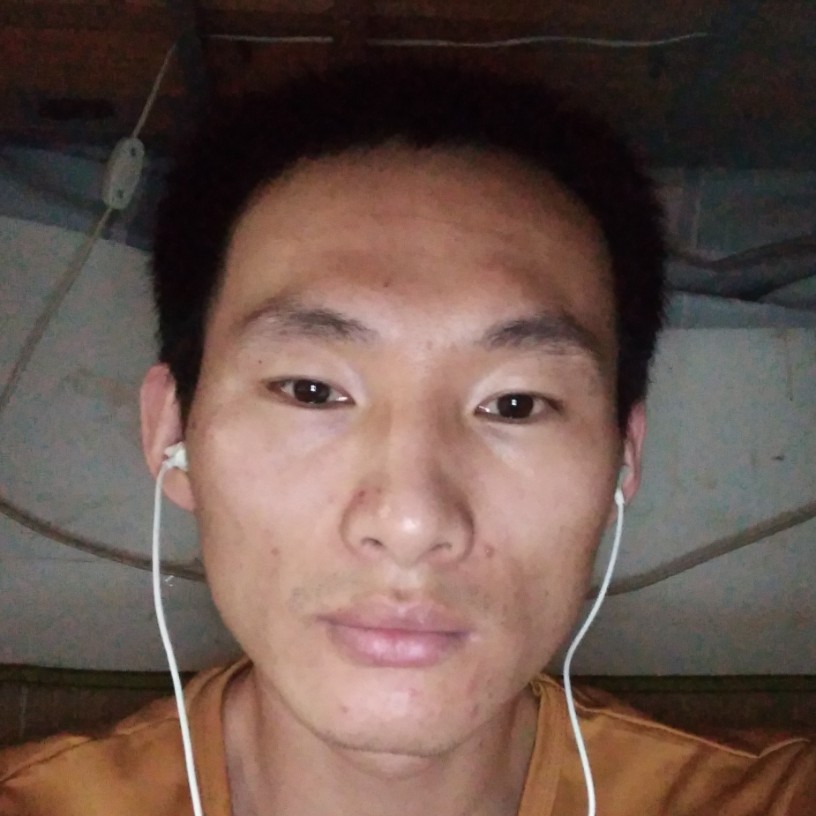 秋月爱恋儒雅的照片