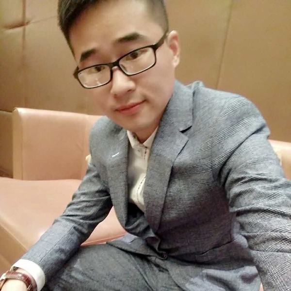 石头还在飞的照片