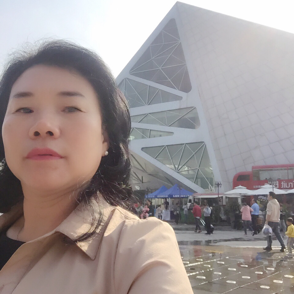 魁梧回眸小甜瓜的照片