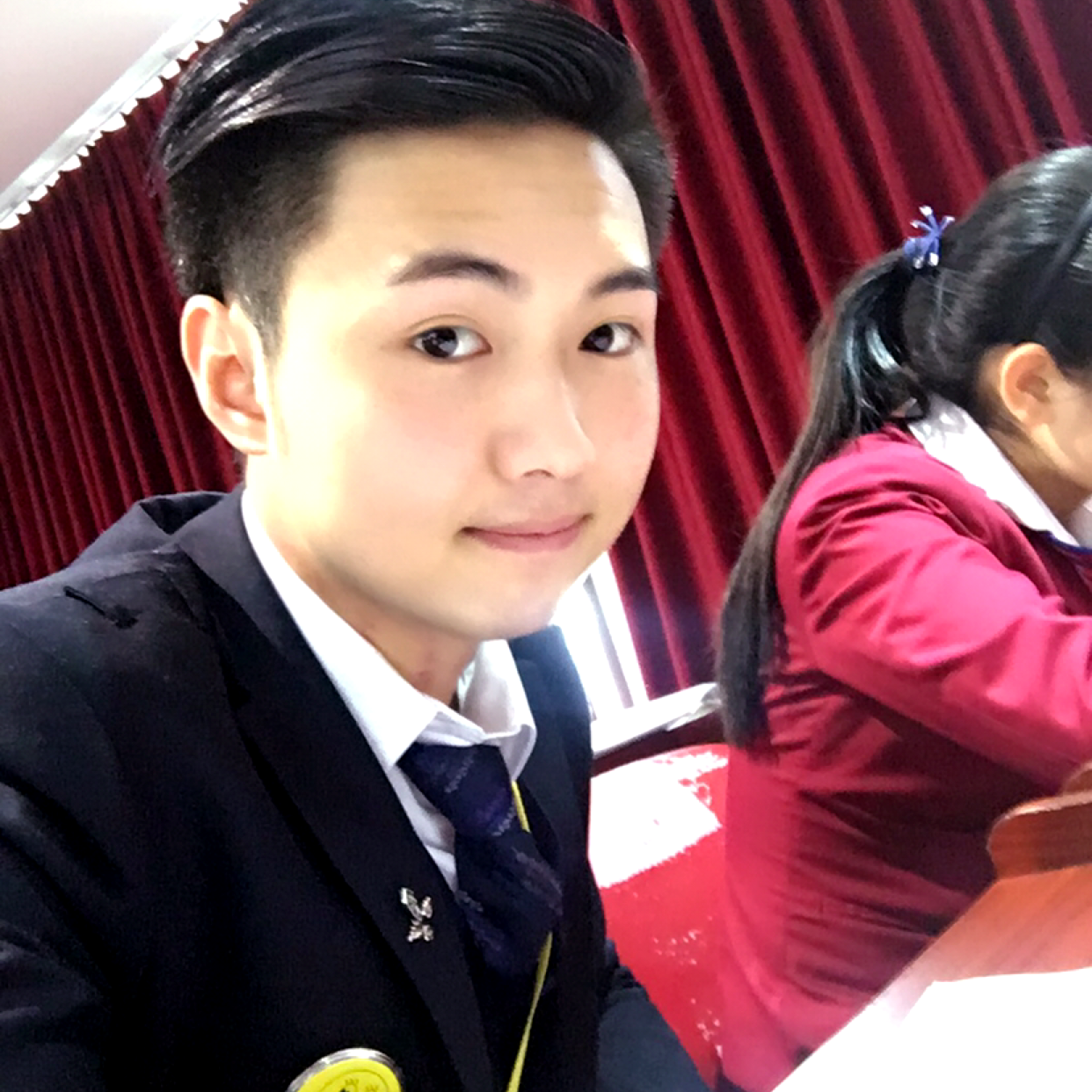 崖悔泪了灼热的照片