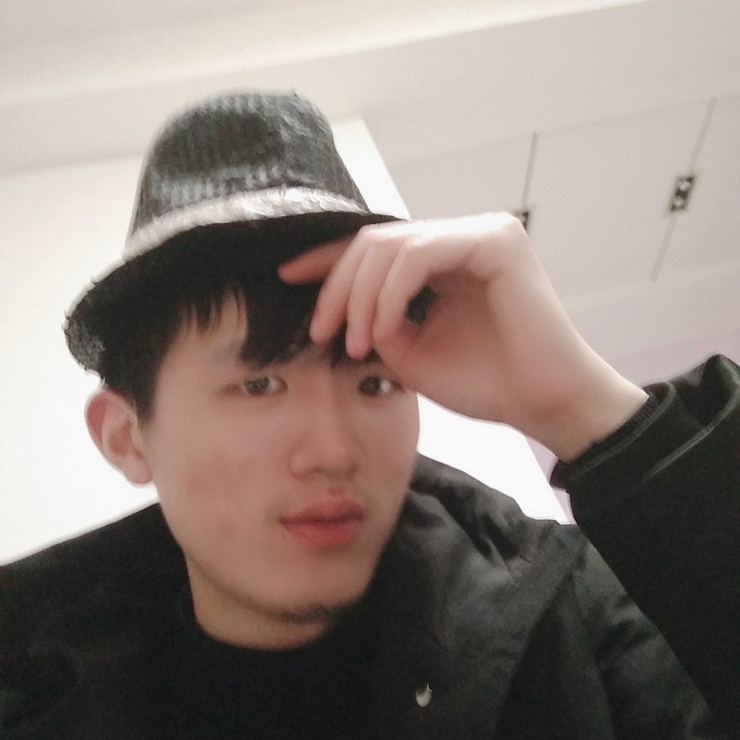 独寂深拥御姐的照片