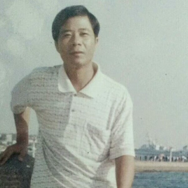 小蘑菇方典雅的照片
