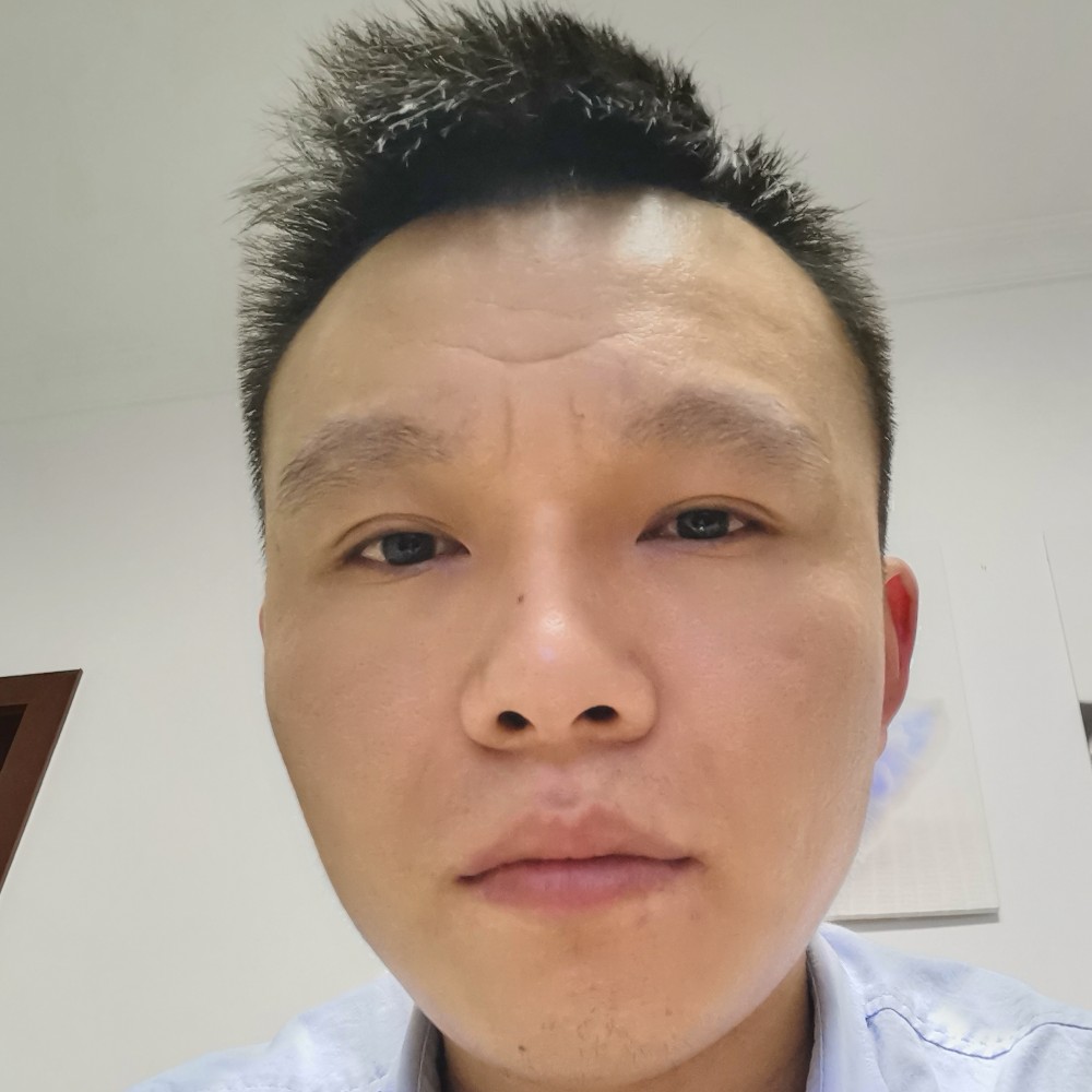 简单聊白的照片