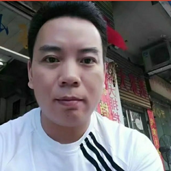 任爱馨斐的照片