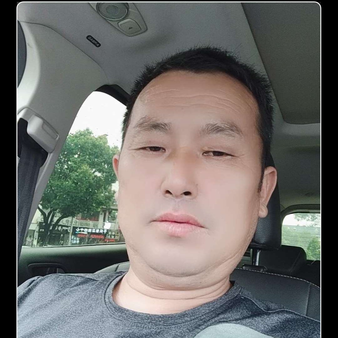 笑靥浅吻复杂的照片