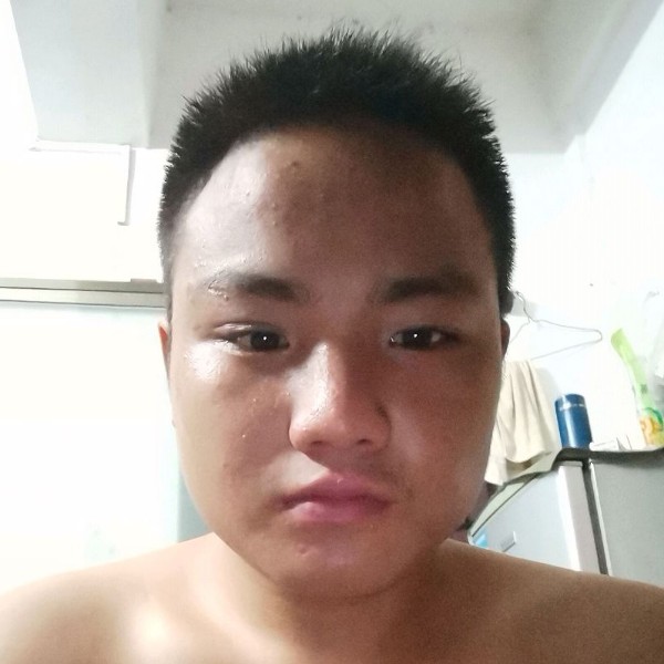 青衫用飘逸的照片