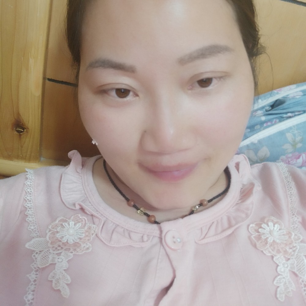 默默白猫的照片