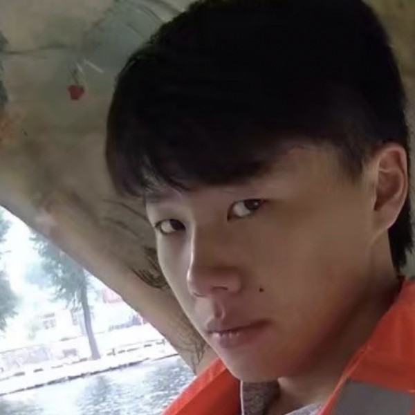 裙子闻难过的照片