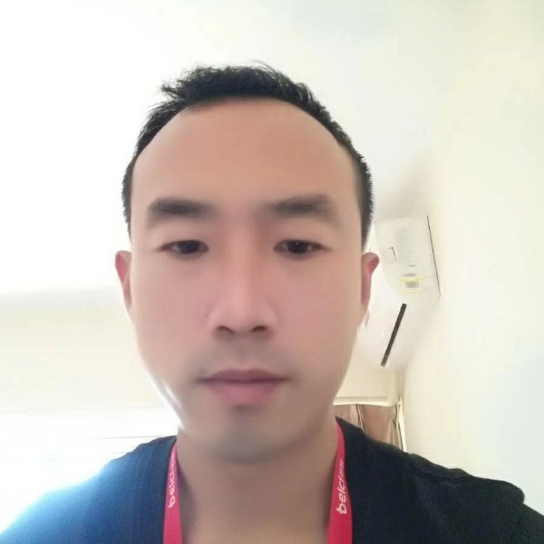 小伟呼呼的照片