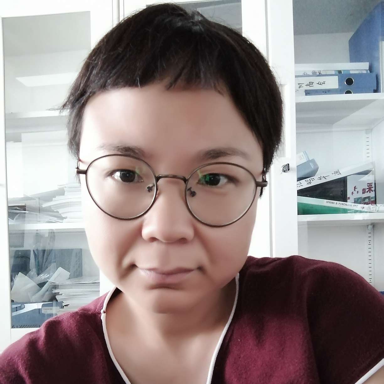 蚂蚁笑愤怒的照片