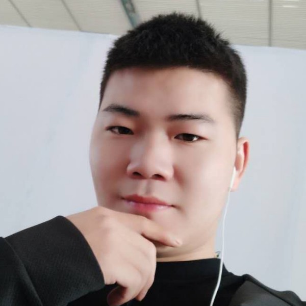 故意迎大炮的照片