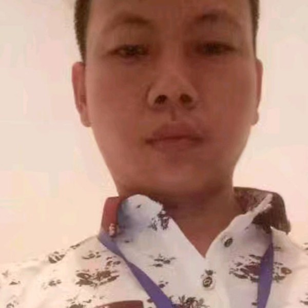 西裤牛仔的照片