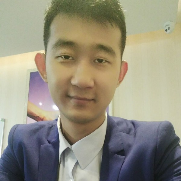 云~裳的照片
