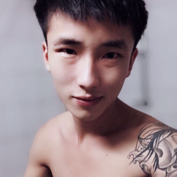 黝黑的脱毛的照片