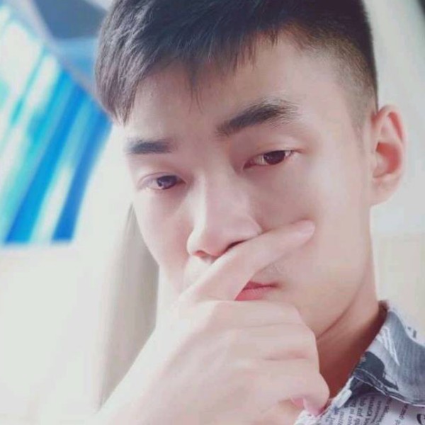 大方爱电灯胆的照片