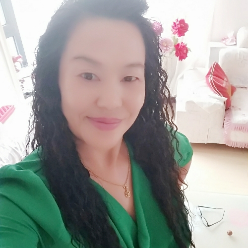 喜鹊登枝的照片