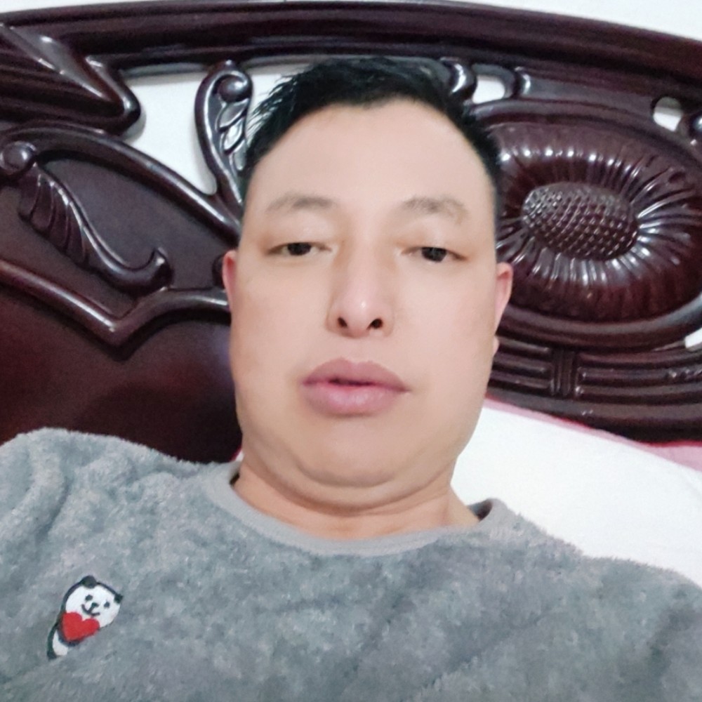 等待对眼的人的照片