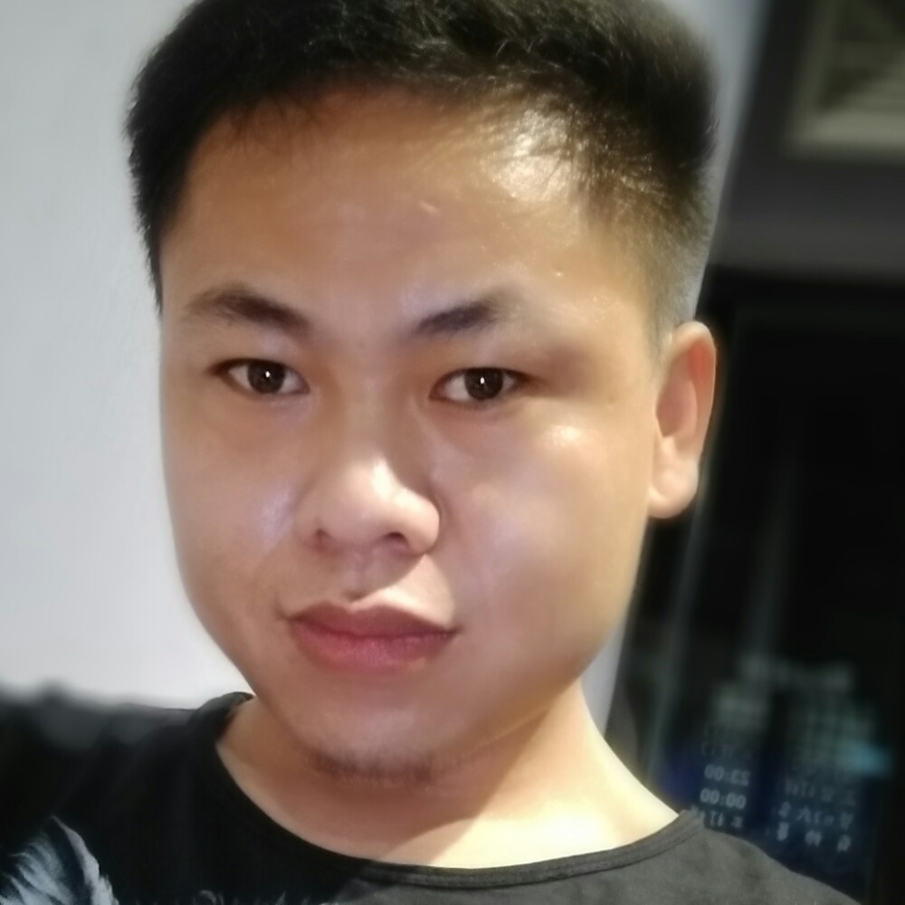 动人邂逅小蝴蝶的照片