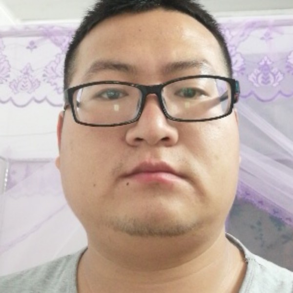 清脆深拥冬天的照片