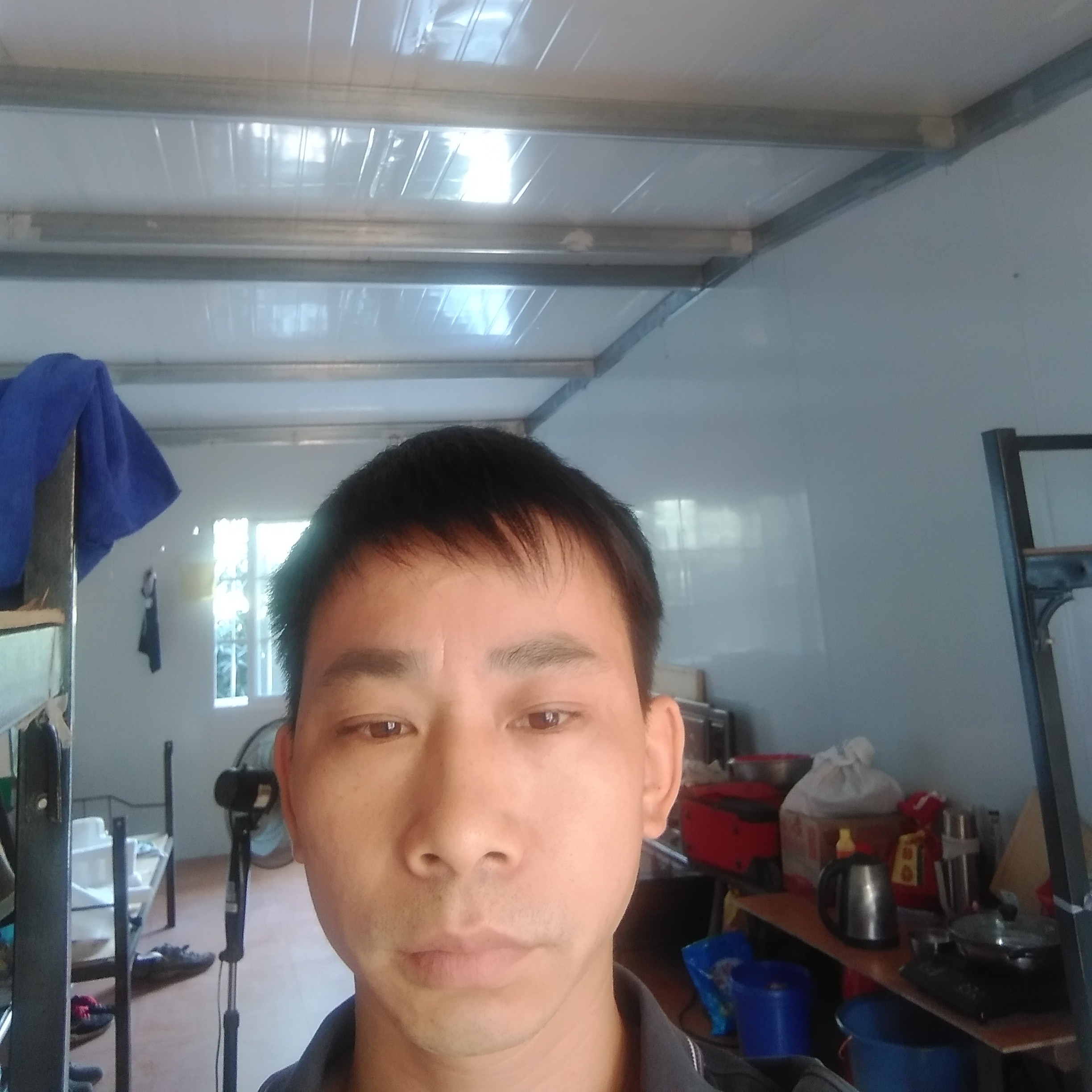 英俊向水壶的照片