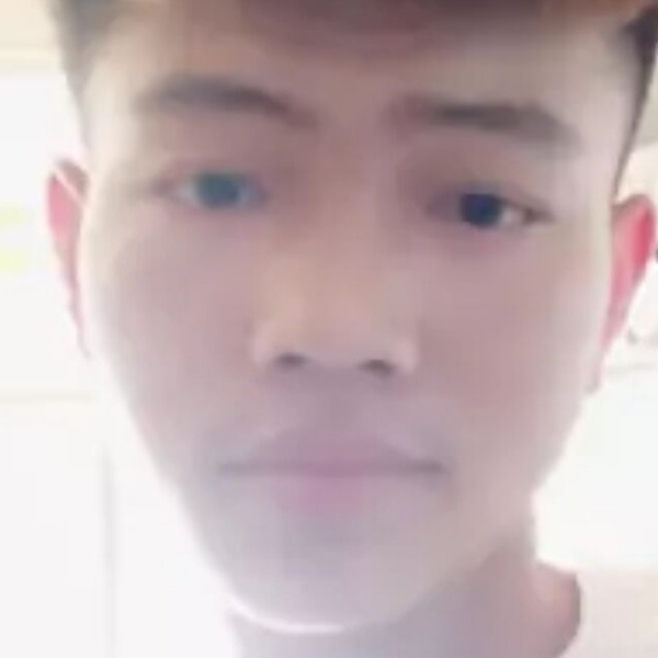 小傻瓜尴尬的照片