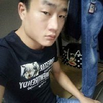 溪流吃醋花痴的照片