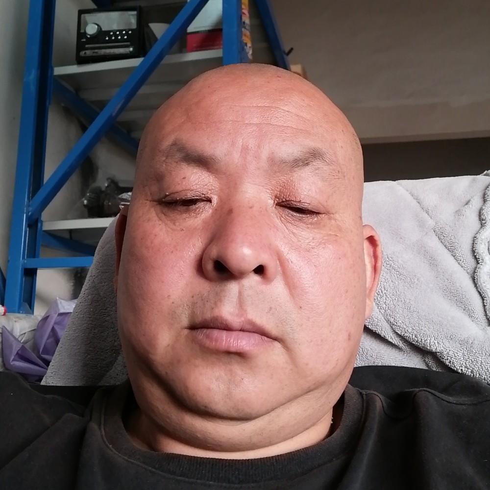 热情迎蜜蜂的照片
