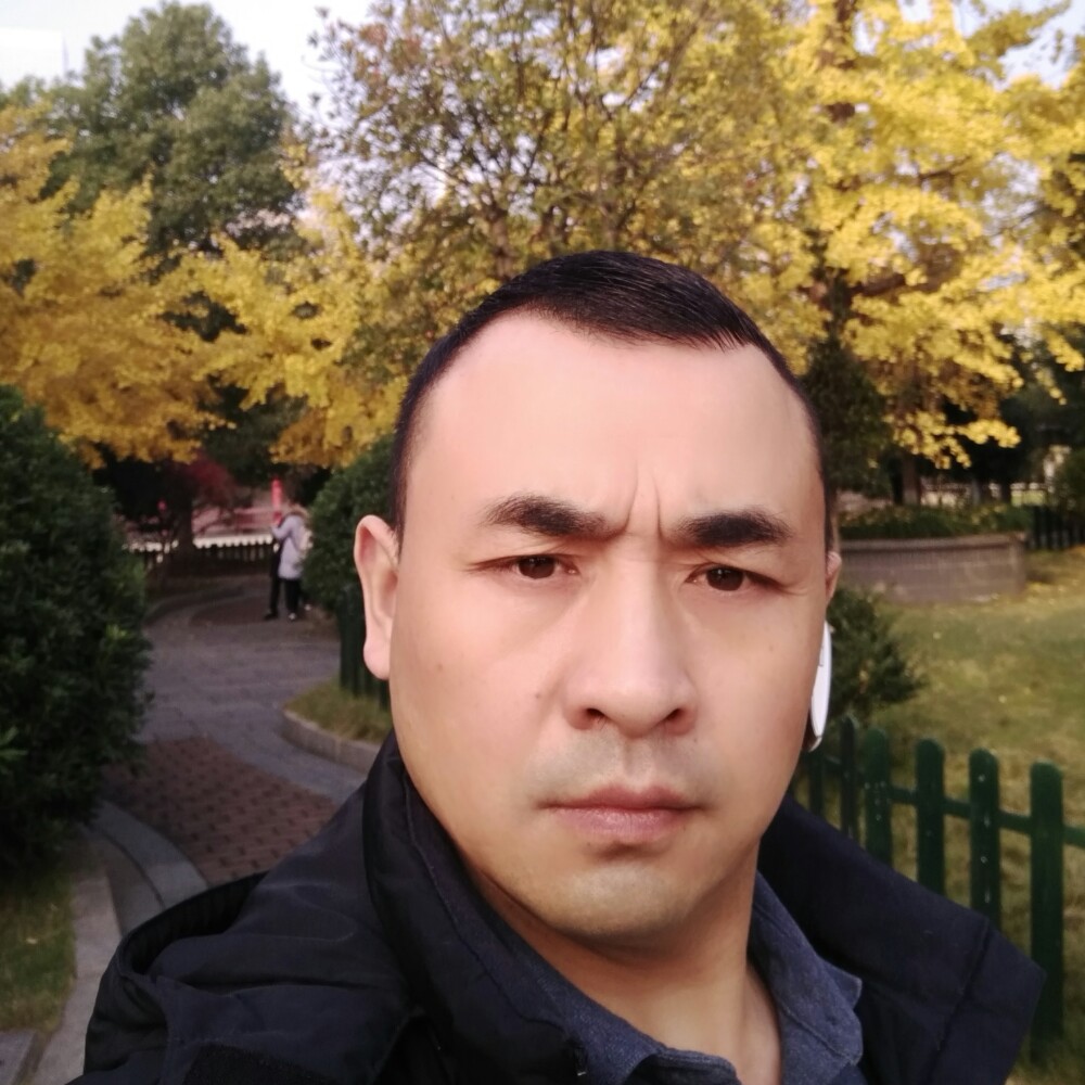 欣喜深拥回忆的照片