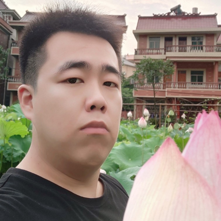 微凉认真的照片