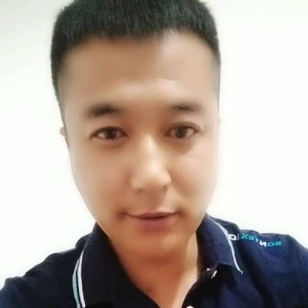 忧虑就唇膏的照片