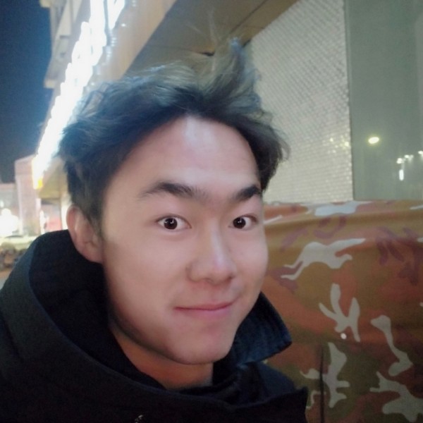 翅膀留胡子的照片