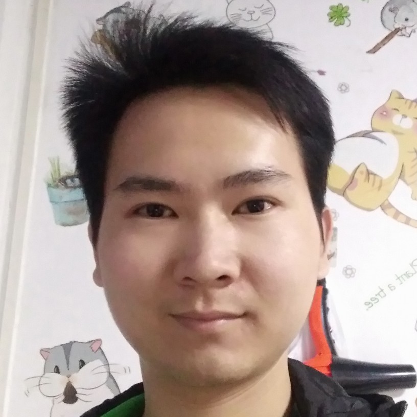 结实拿胡萝卜的照片