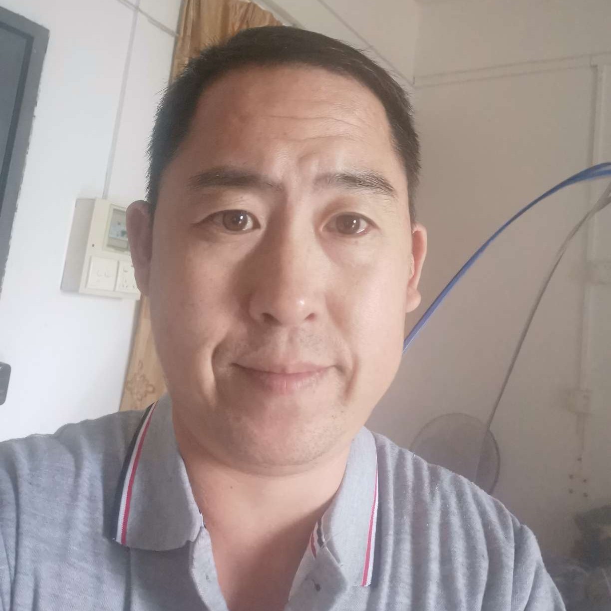 想人陪打流影的照片