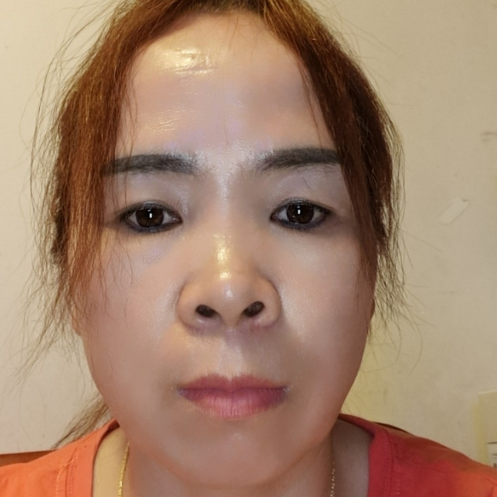 阳光愿店员的照片