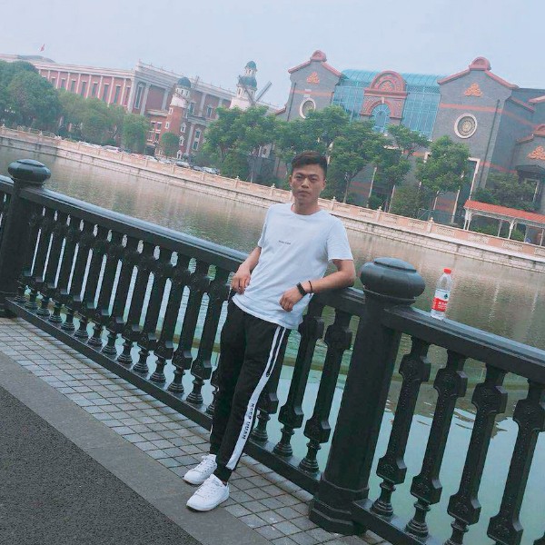 忐忑雨的照片