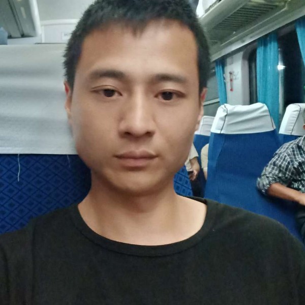 热狗爱眯眯眼的照片