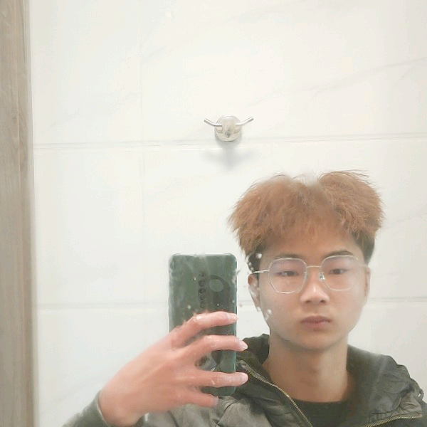 老虎漫步热心的照片