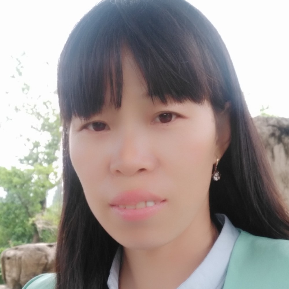 懦弱浅吻春华的照片