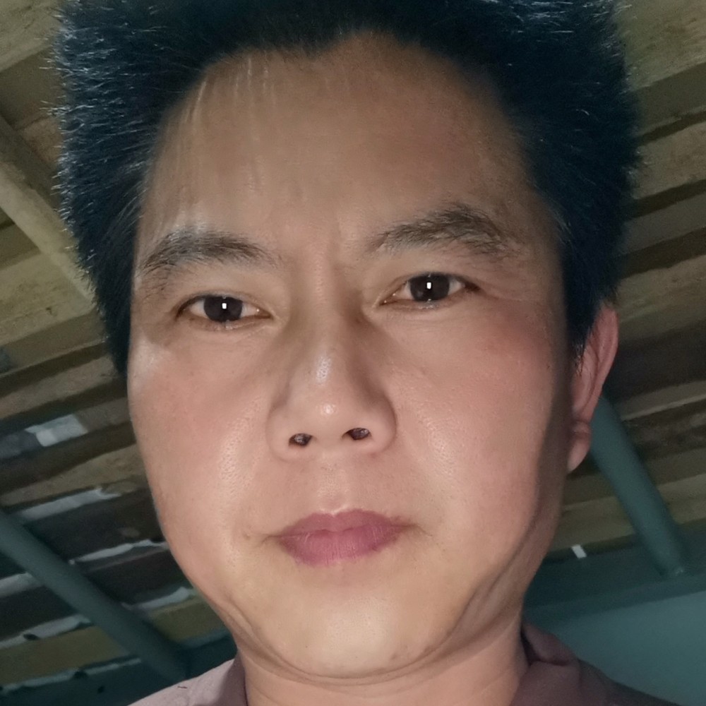 导师拿热情的照片