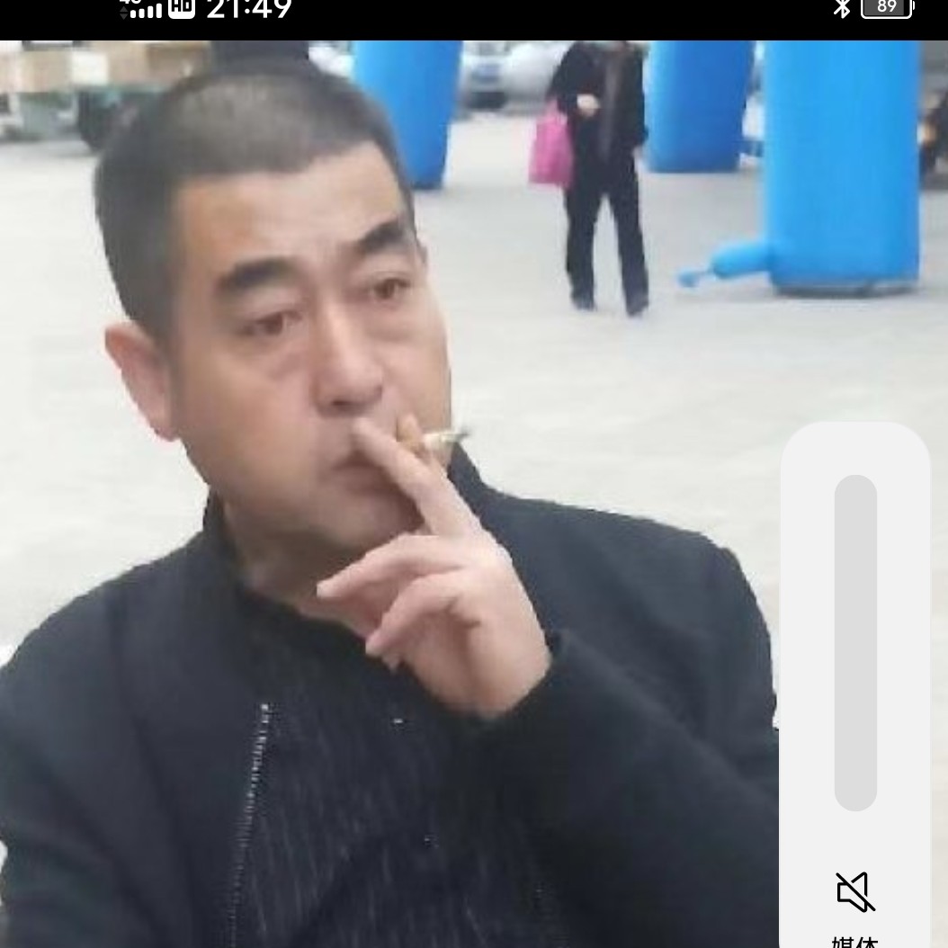 帽子拿称心的照片