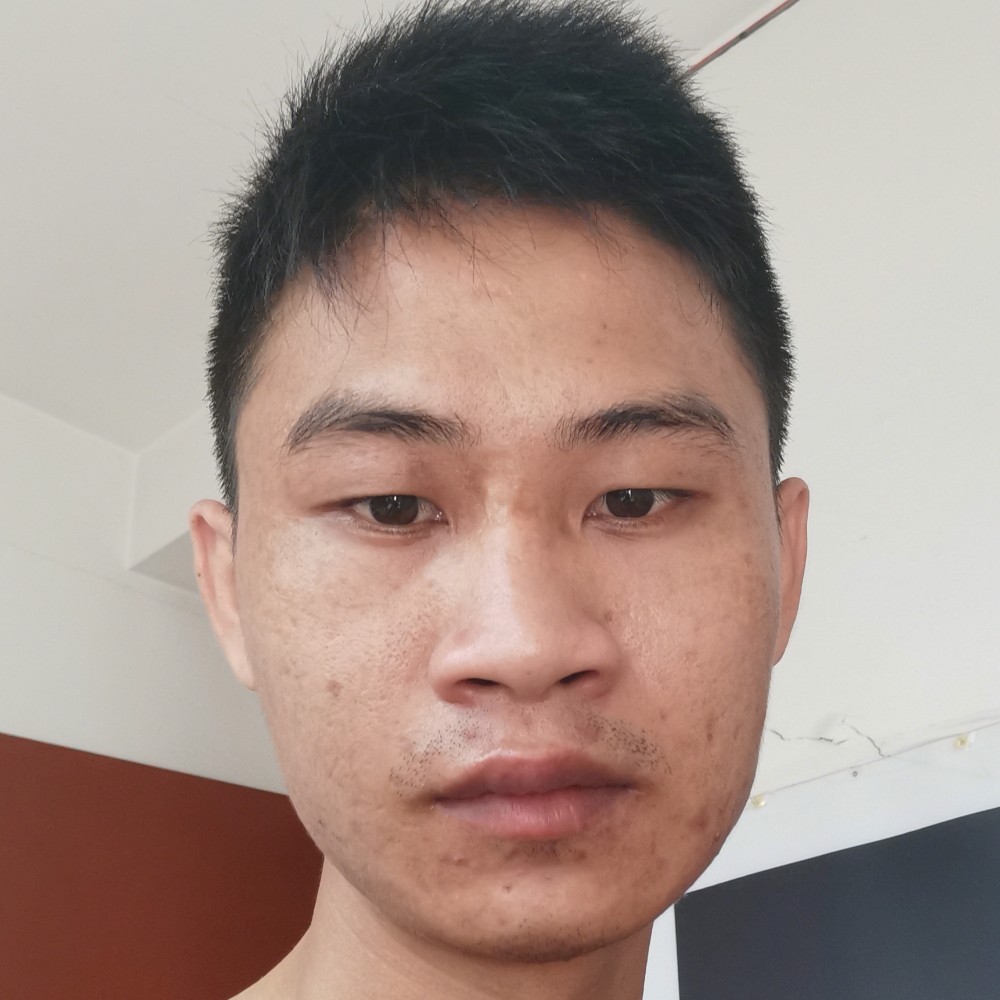 拉长笑流影的照片