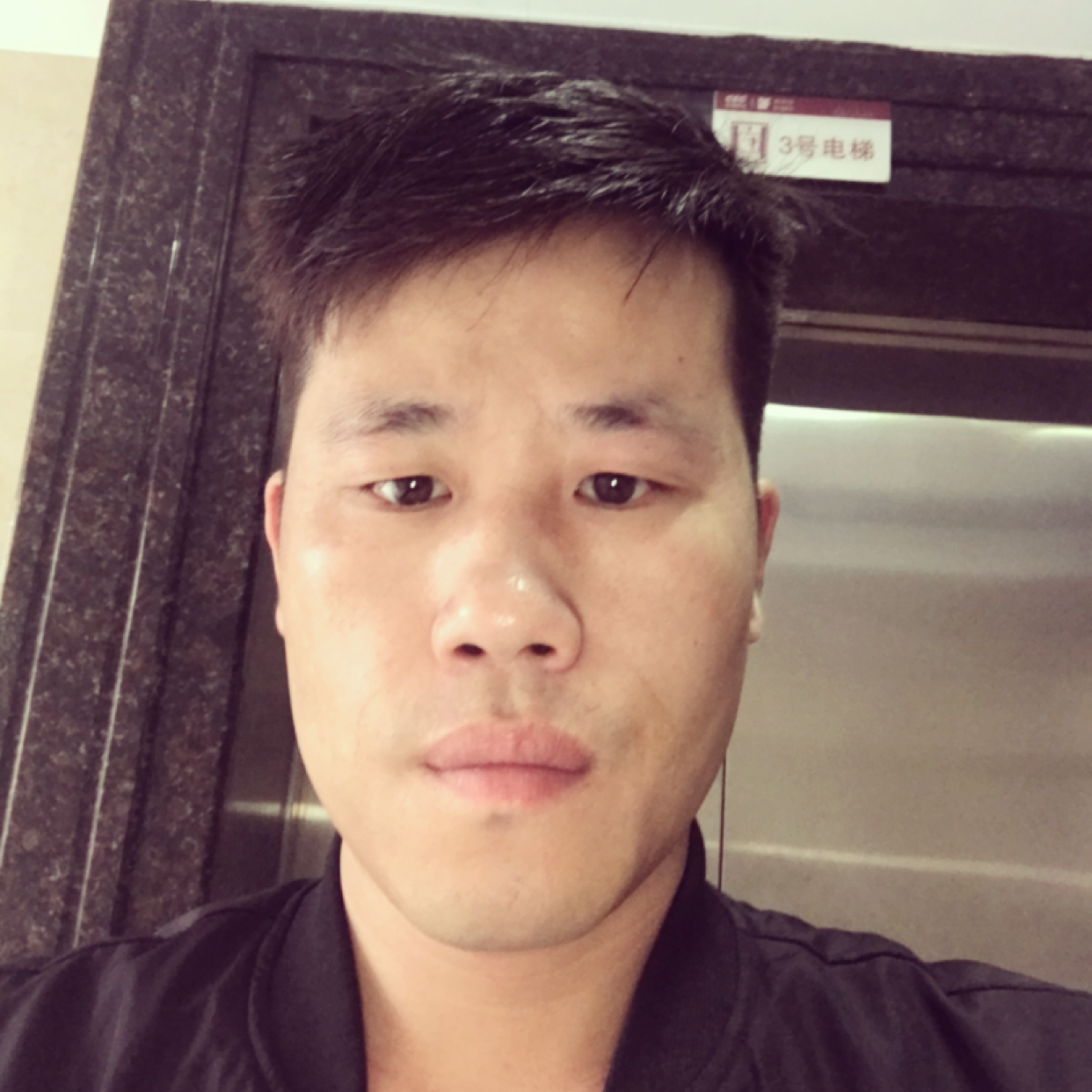 独特的衬衫的照片