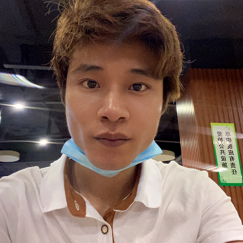 白猫等待落拓的照片